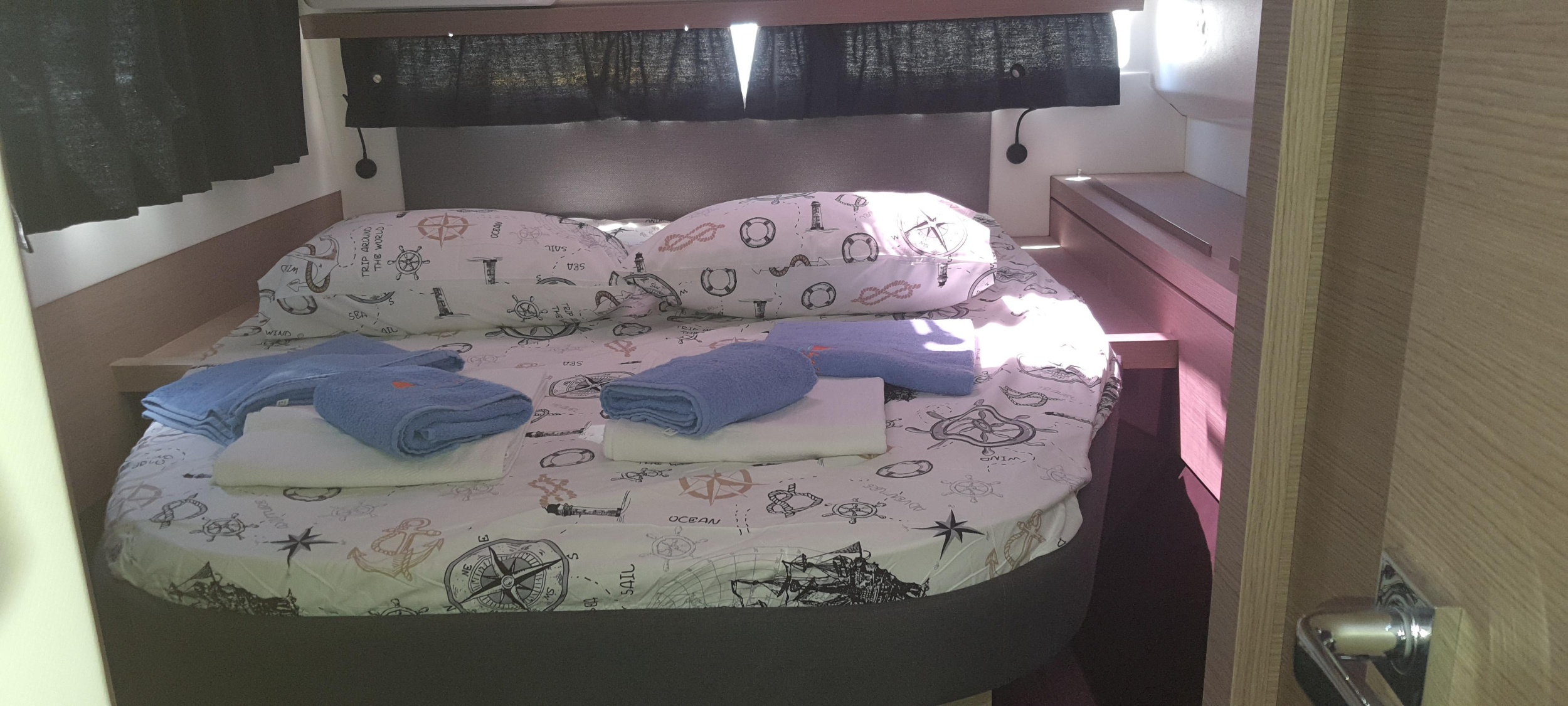 Photo #4 - Fountaine Pajot Isla 40 - 4 + 1 cab. (Ares X) in Marmaris - 34749