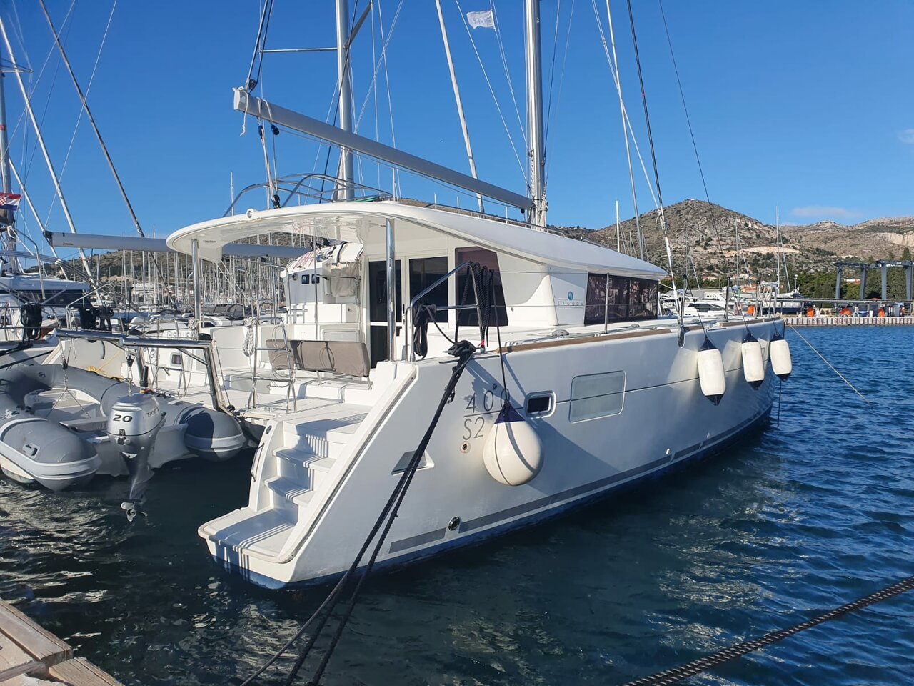 Photo #1 - Lagoon 400 S2 - 4 + 2 cab. (Giselle) in Trogir - 34776
