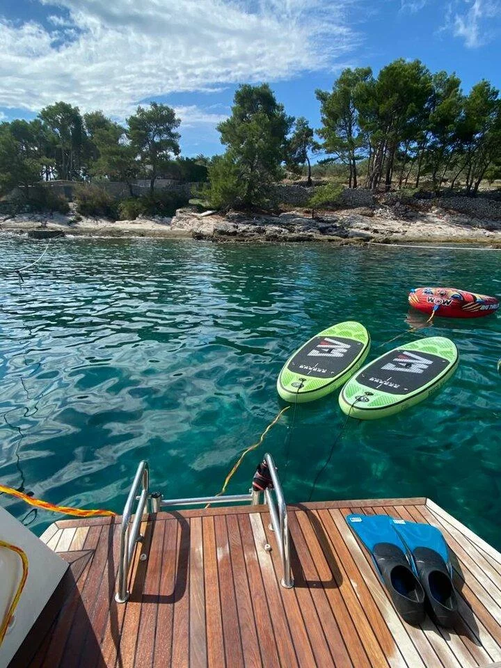 Lagoon 42 - 3 + 1 cab. (Aura)  - 12