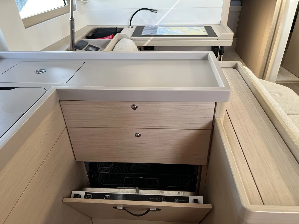 Oceanis 51.1 - 5 + 1 cab. (Anna)  - 11