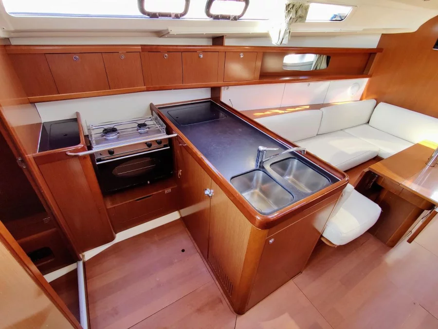 Oceanis 37 (Serena)  - 6