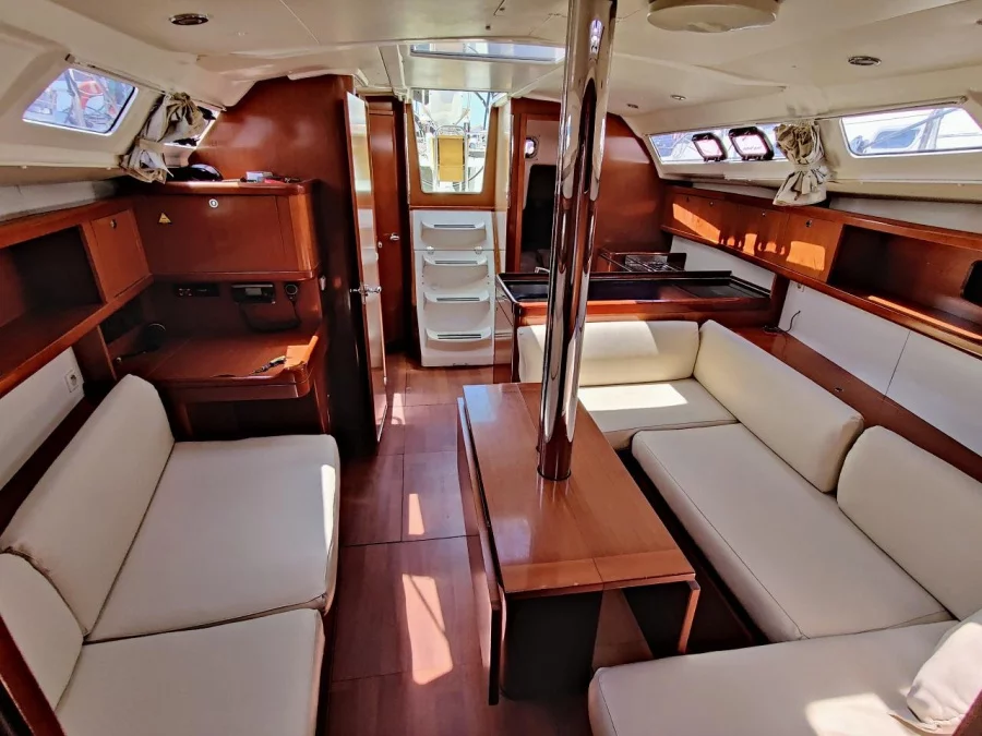 Oceanis 37 (Serena)  - 7
