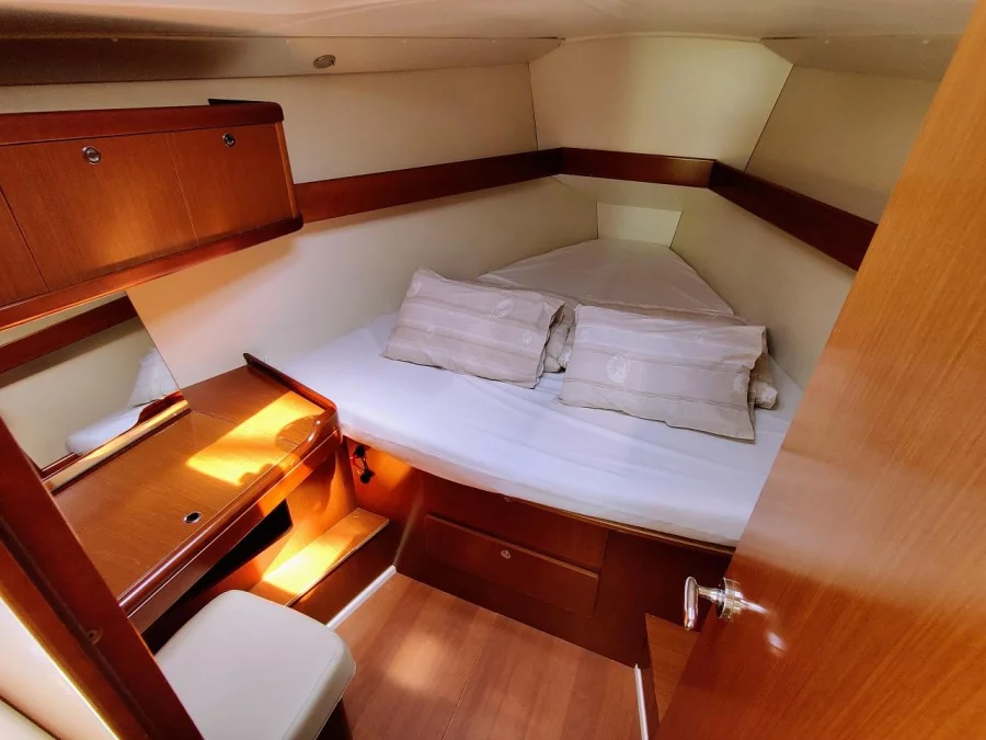 Oceanis 37 (Serena)  - 11