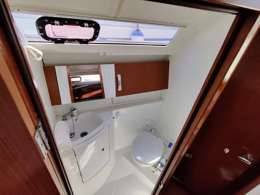 Oceanis 37 (Serena)  - 12