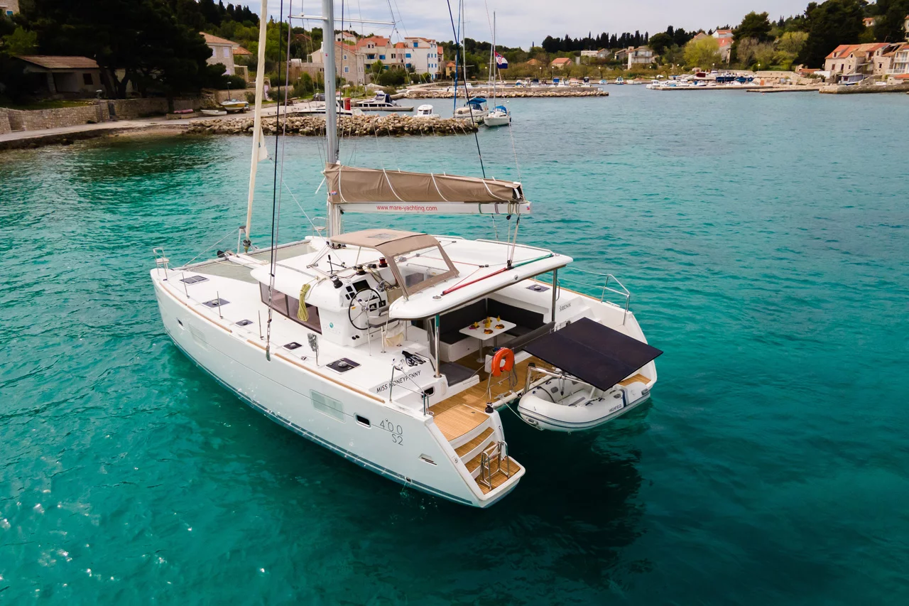 Lagoon 400 S2 - 4 + 2 cab. (Miss Moneypenny)  - 4