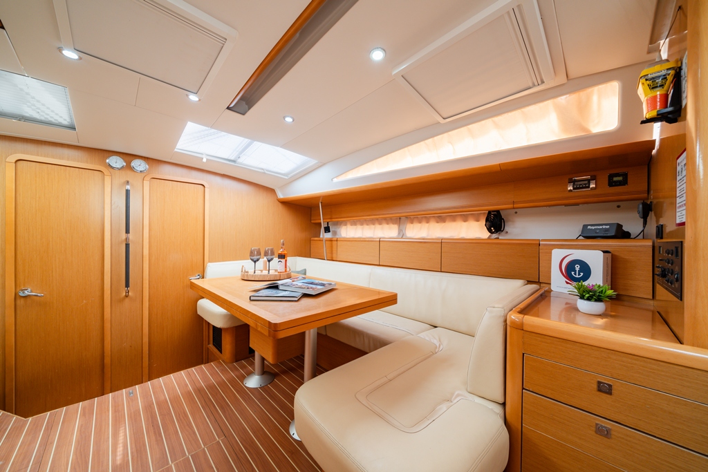 Jeanneau 53 - 5 + 1 cab. — photo 13