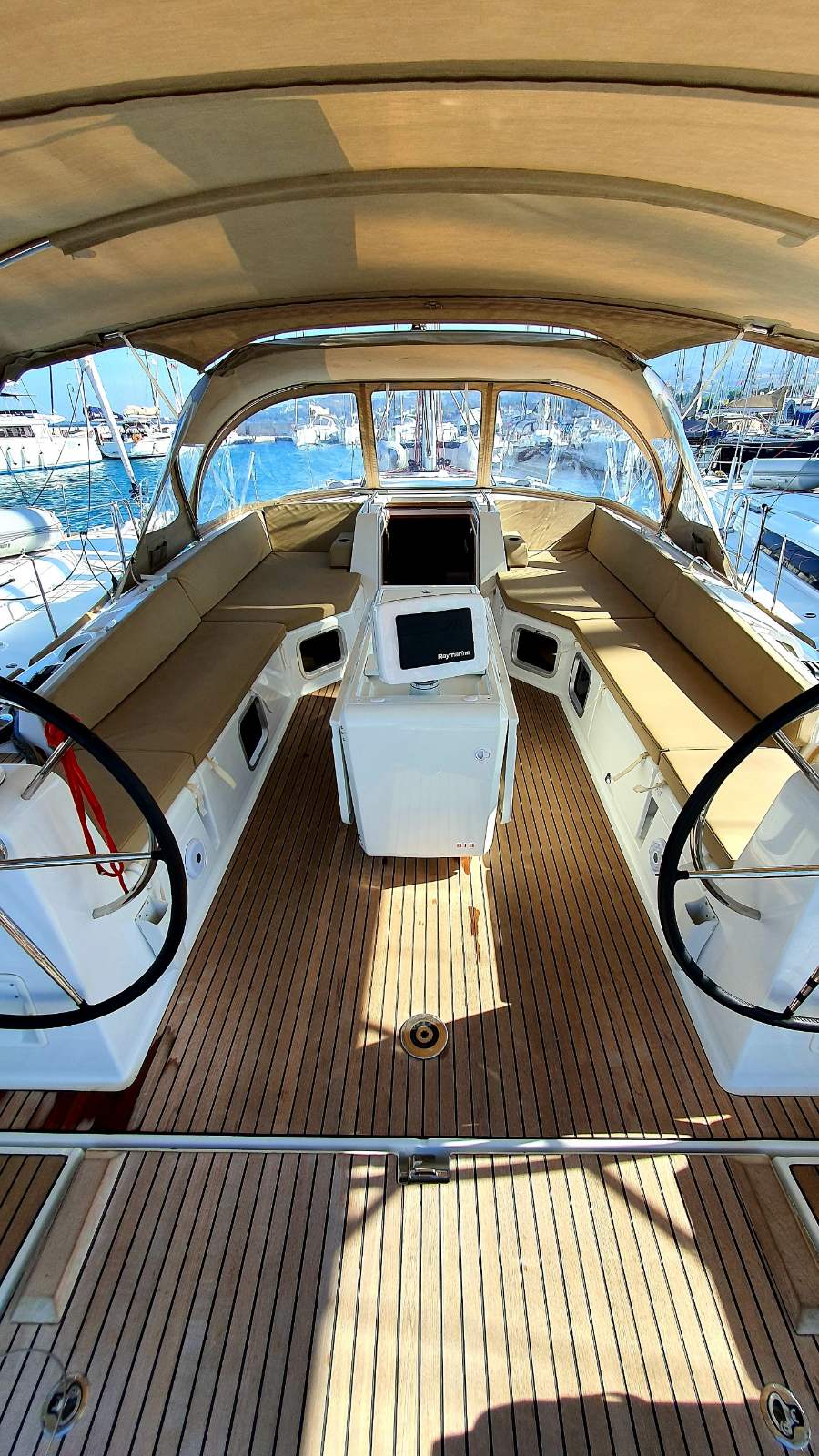 Jeanneau 54 - 5 + 1 cab. — photo 4