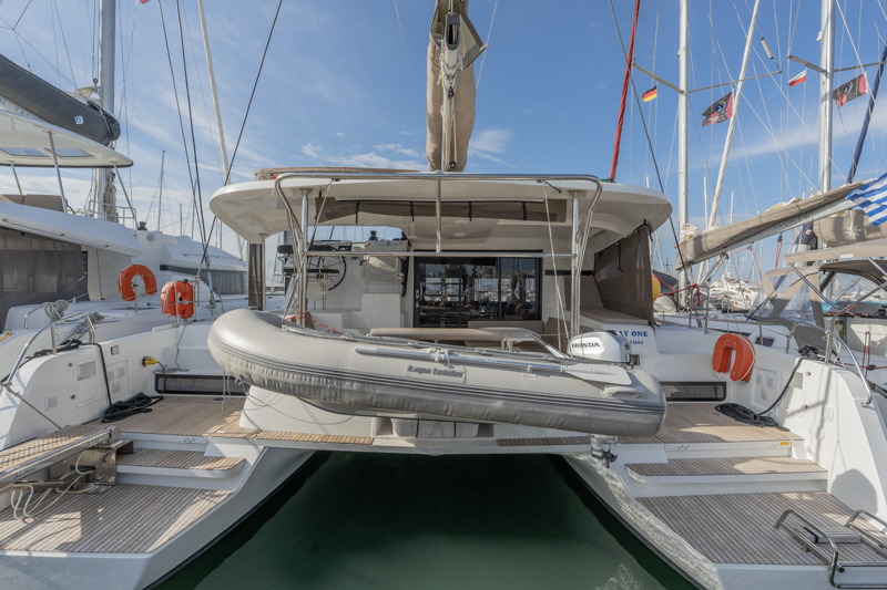 Lagoon 42 - 4 + 1 cab. — photo 1