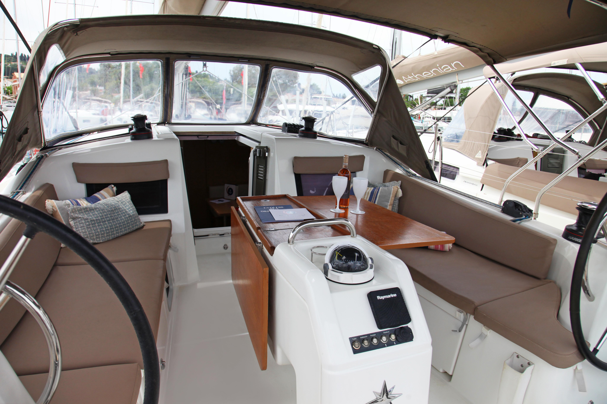Sun Odyssey 410 - 3 cab. — photo 3