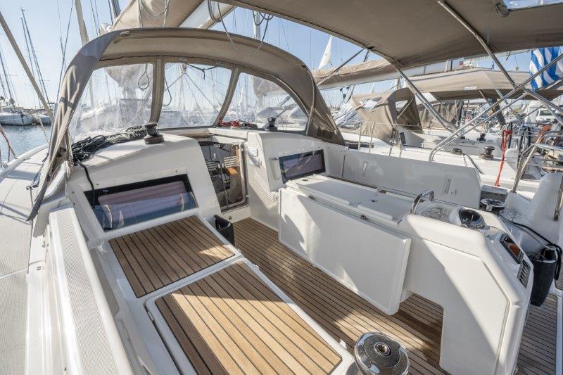 Sun Odyssey 440 - 4 cab. — photo 9