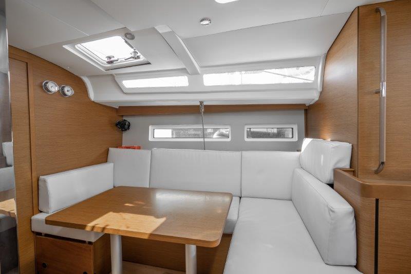 Sun Odyssey 440 - 4 cab. — photo 3