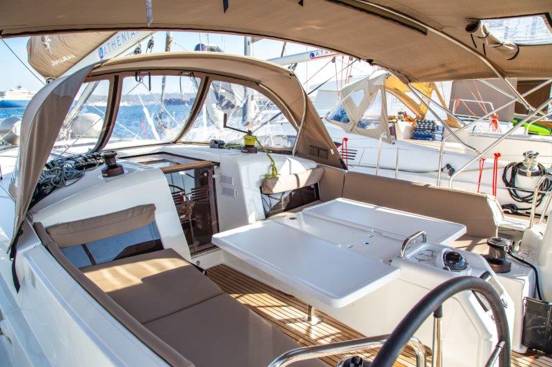 Sun Odyssey 440 - 4 cab. — photo 4