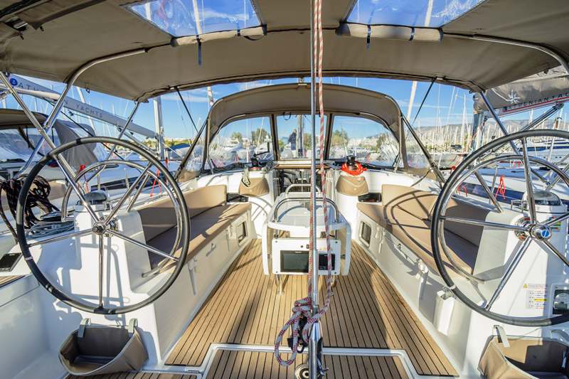 Sun Odyssey 519 - 5 + 1 cab. — photo 4