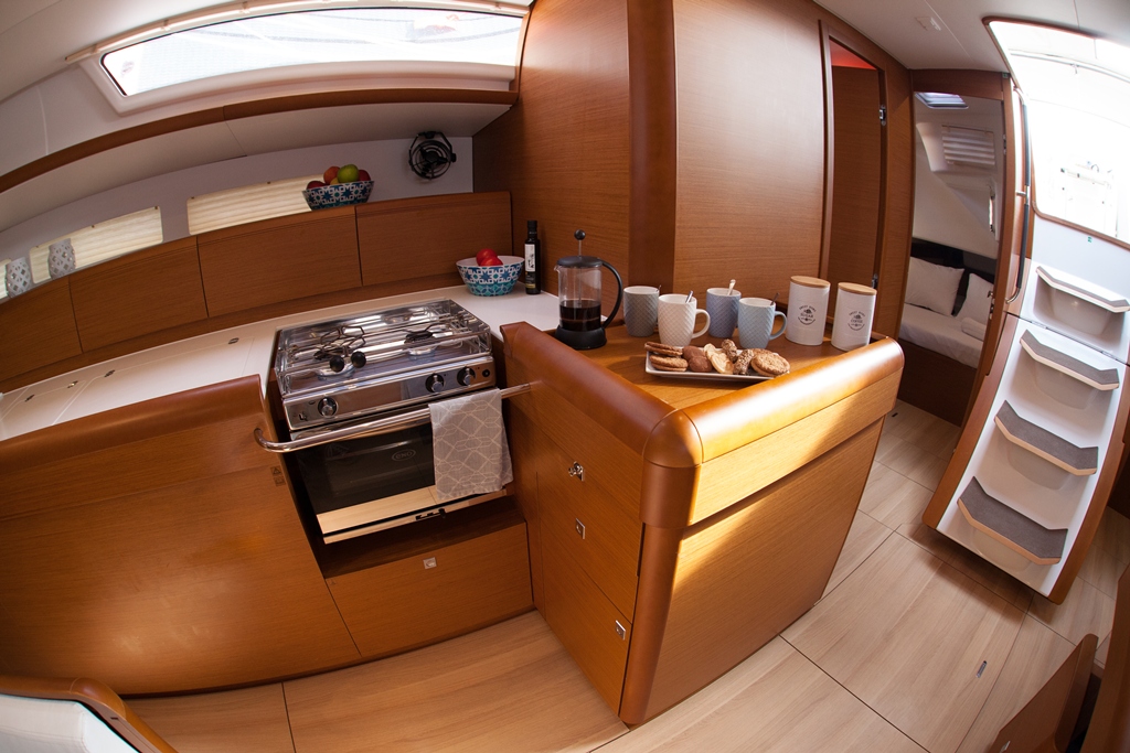Sun Odyssey 519 - 5 + 1 cab. — photo 8