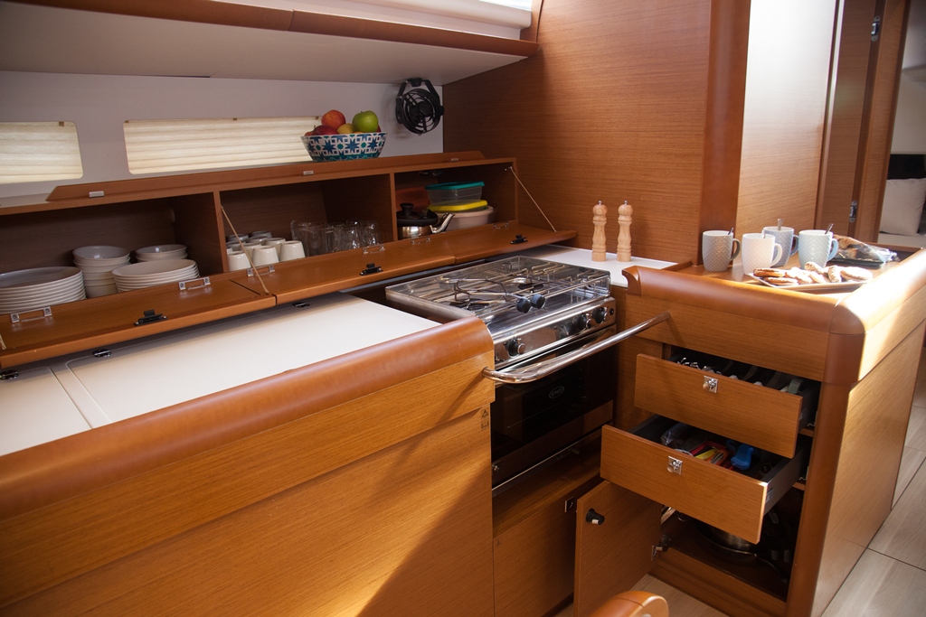 Sun Odyssey 519 - 5 + 1 cab. — photo 9
