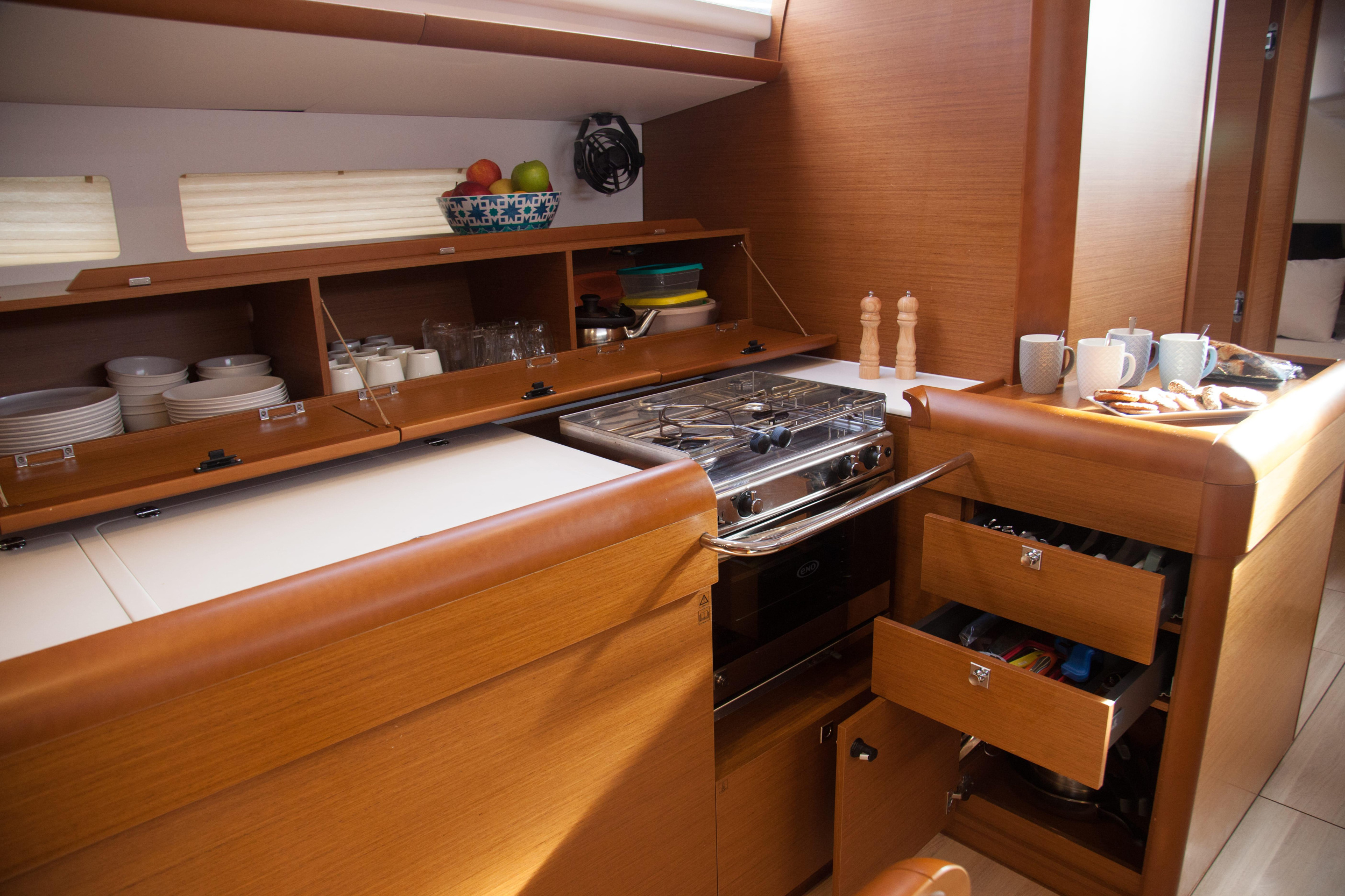 Sun Odyssey 519 - 5 cab. — photo 8