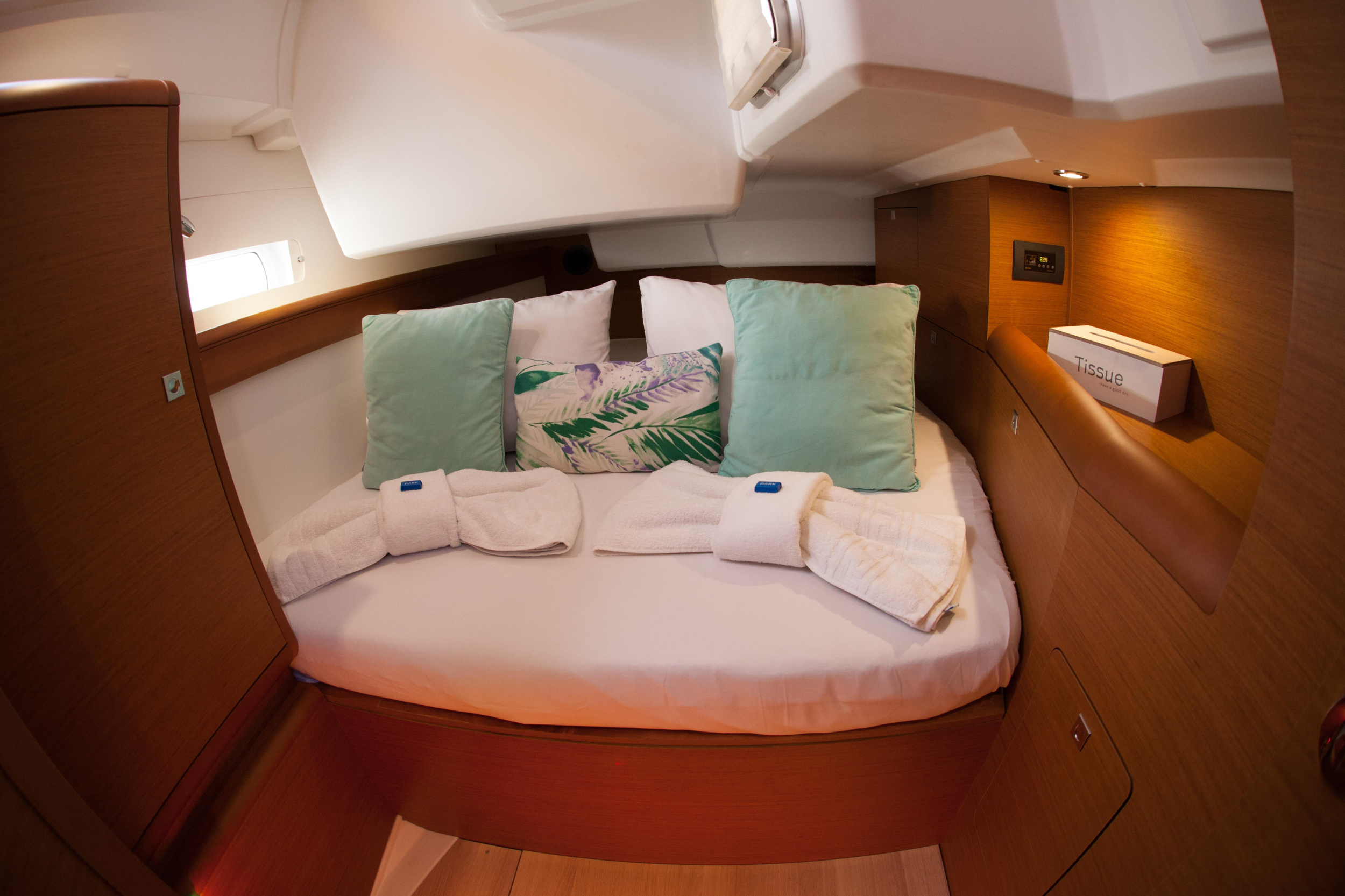Sun Odyssey 519 - 5 cab. — photo 9