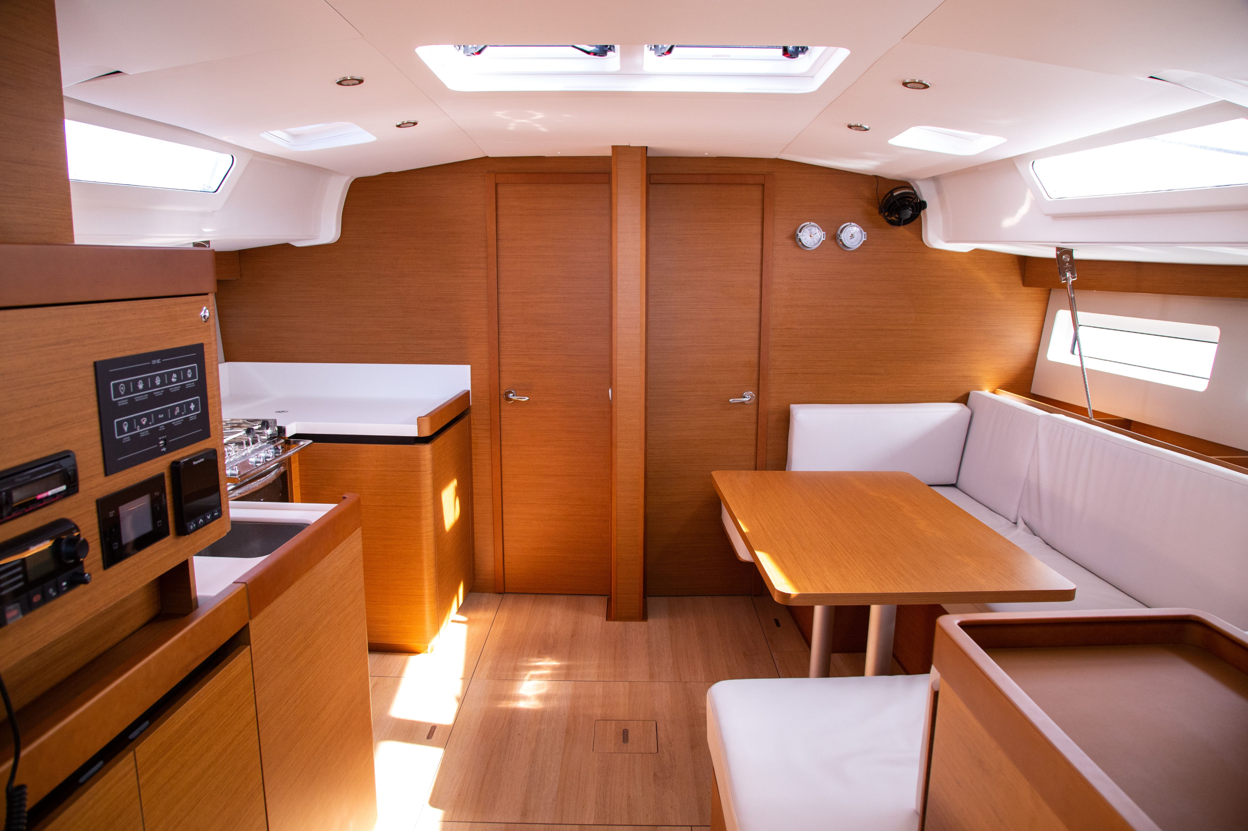 Sun Odyssey 490 - 5 cab. — photo 9