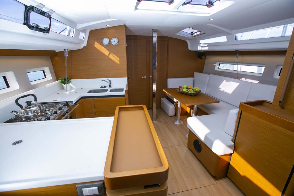 Sun Odyssey 440 - 4 cab. — photo 6