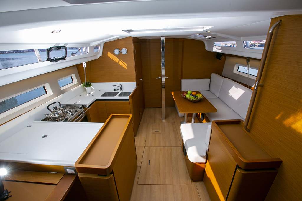 Sun Odyssey 440 - 4 cab. — photo 8