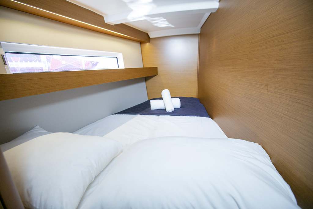 Sun Odyssey 440 - 4 cab. — photo 10