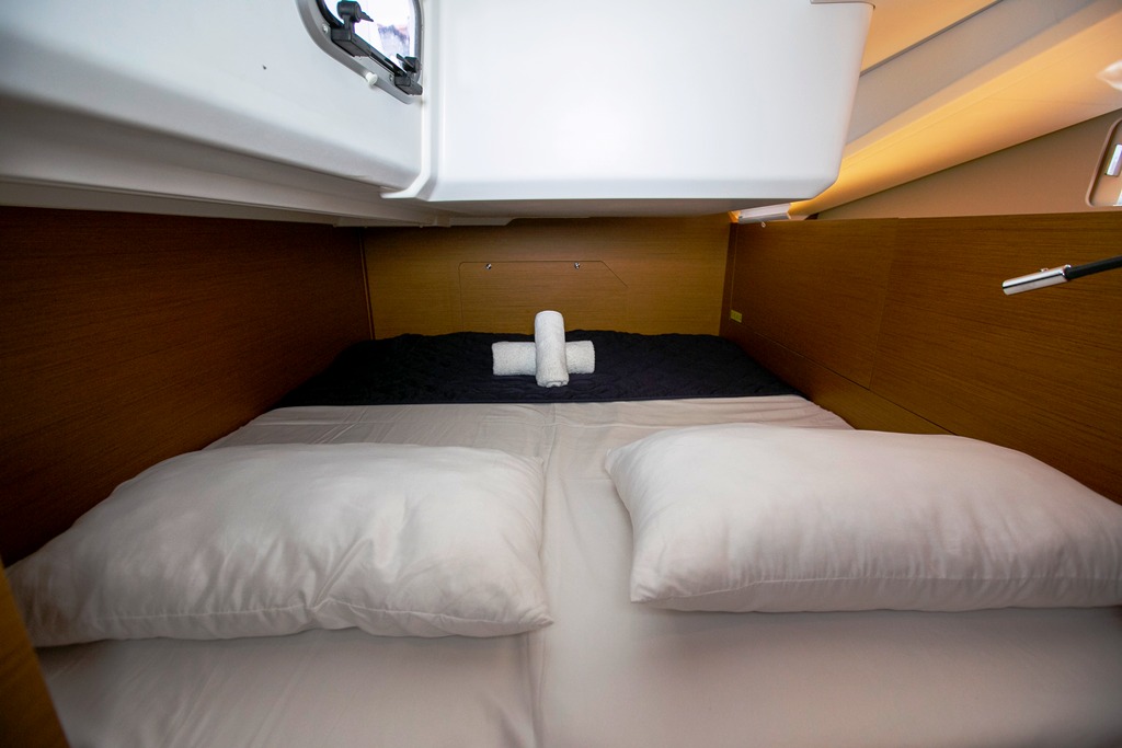 Sun Odyssey 440 - 4 cab. — photo 11