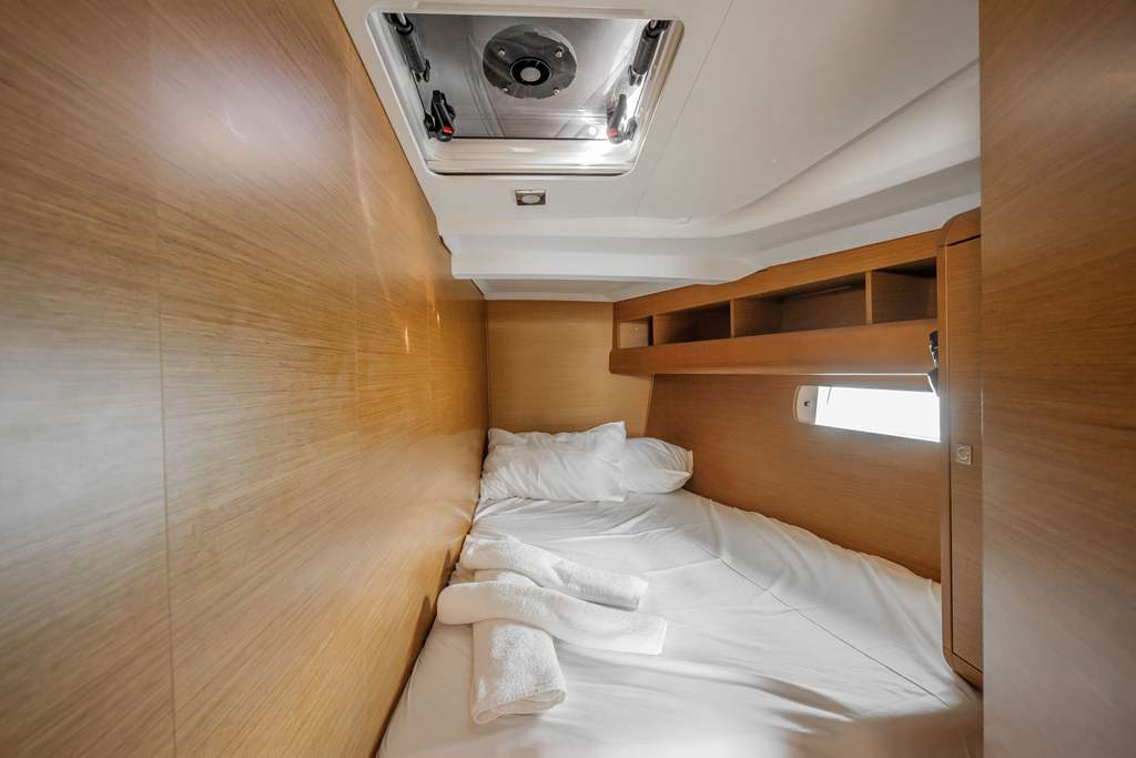 Sun Odyssey 479 - 4 cab. — photo 11
