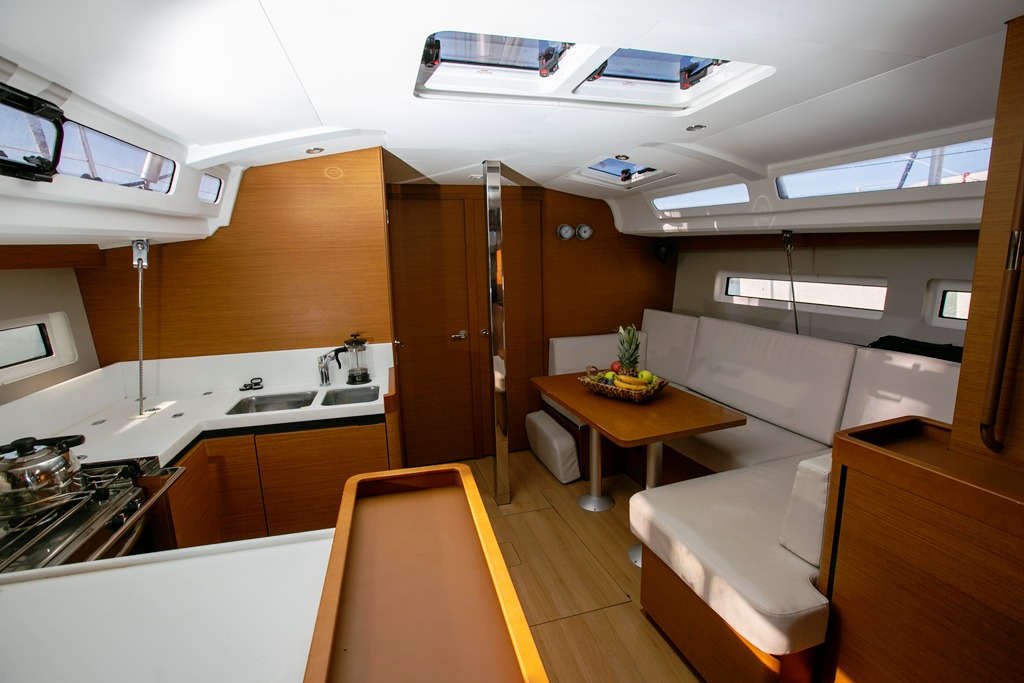 Sun Odyssey 440 - 4 cab. — photo 7