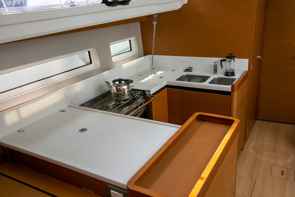 Sun Odyssey 440 - 4 cab. — photo 8