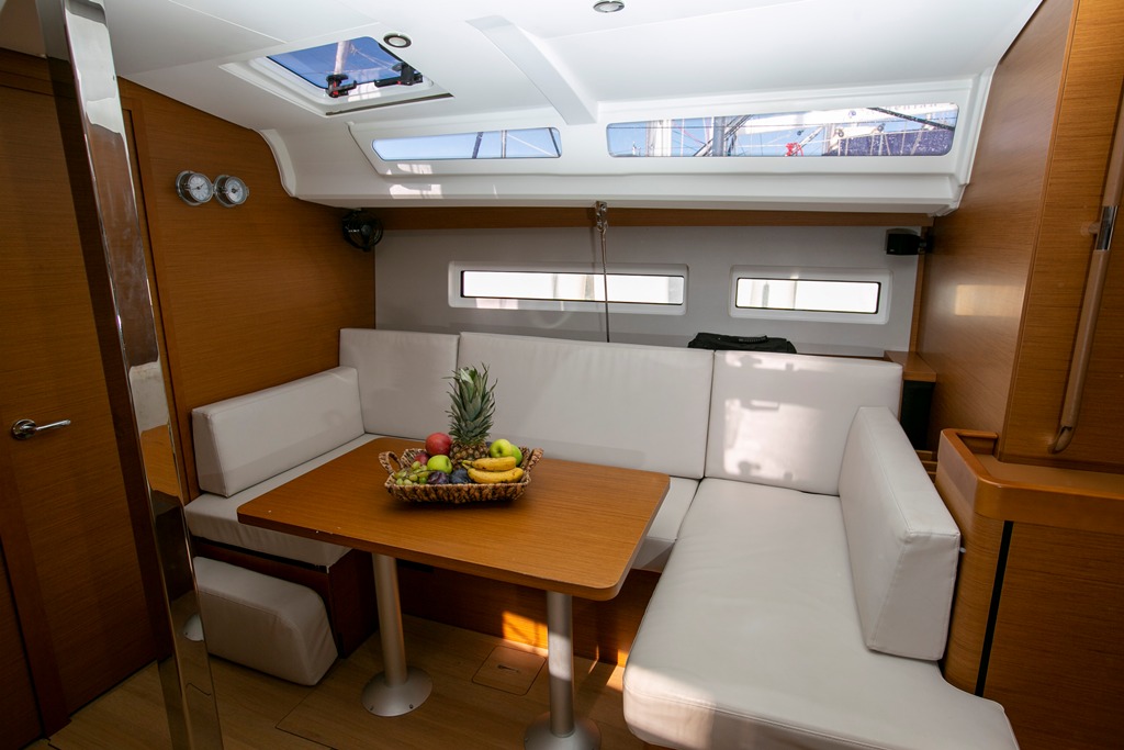 Sun Odyssey 440 - 4 cab. — photo 10