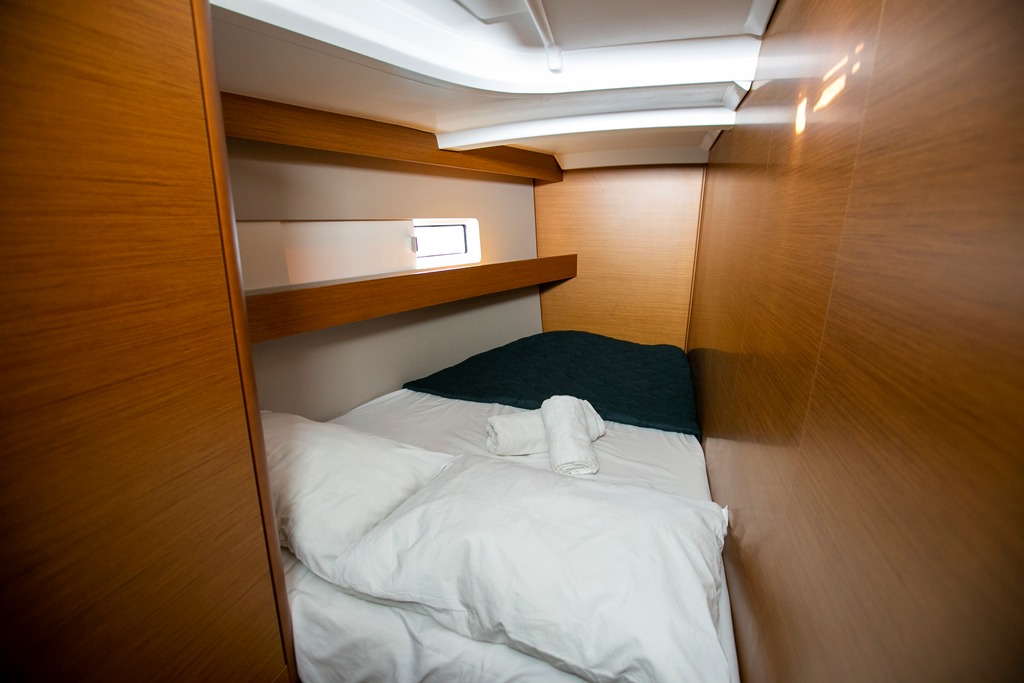 Sun Odyssey 440 - 4 cab. — photo 11