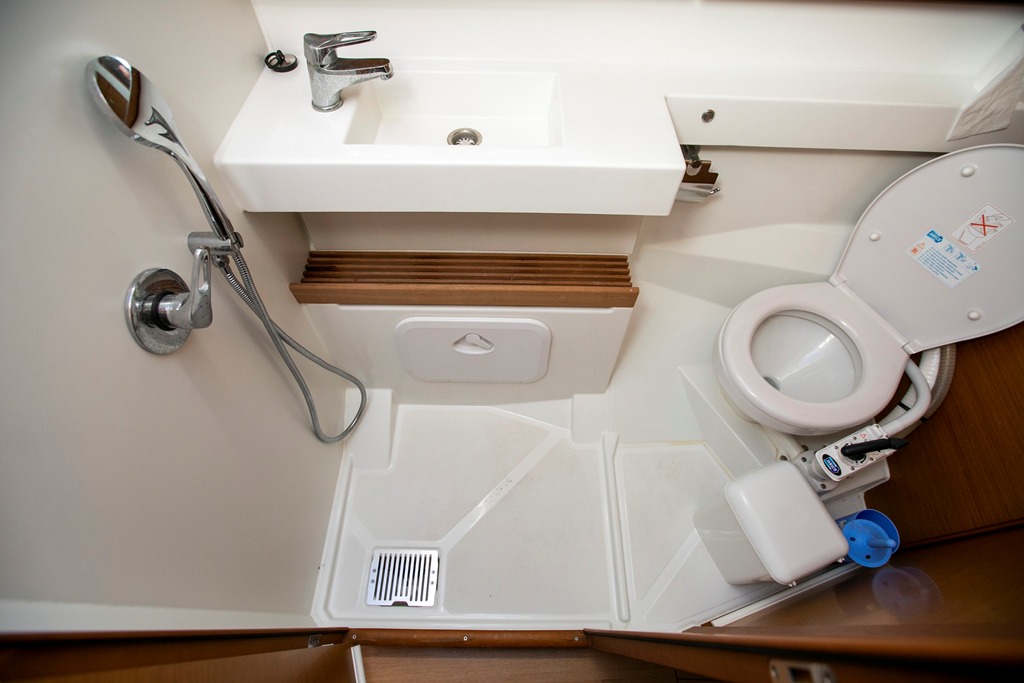 Sun Odyssey 440 - 4 cab. — photo 13