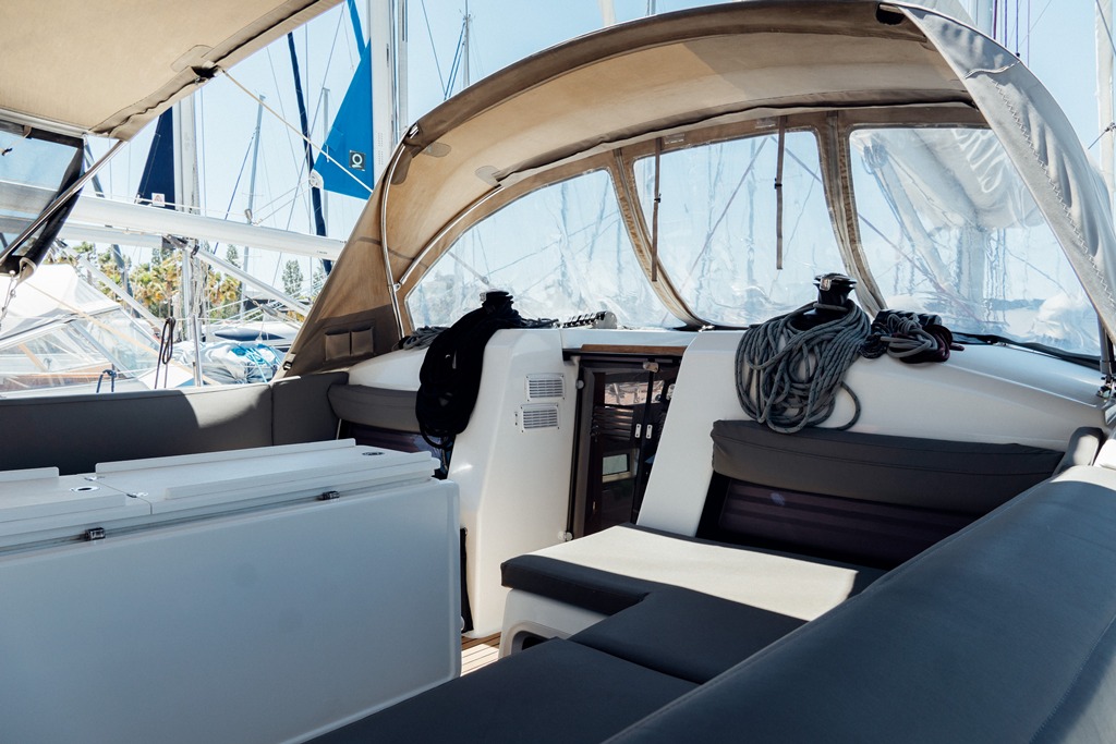 Sun Odyssey 440 - 4 cab. — photo 4