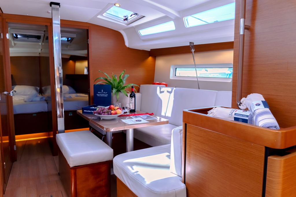 Sun Odyssey 440 - 4 cab. — photo 6