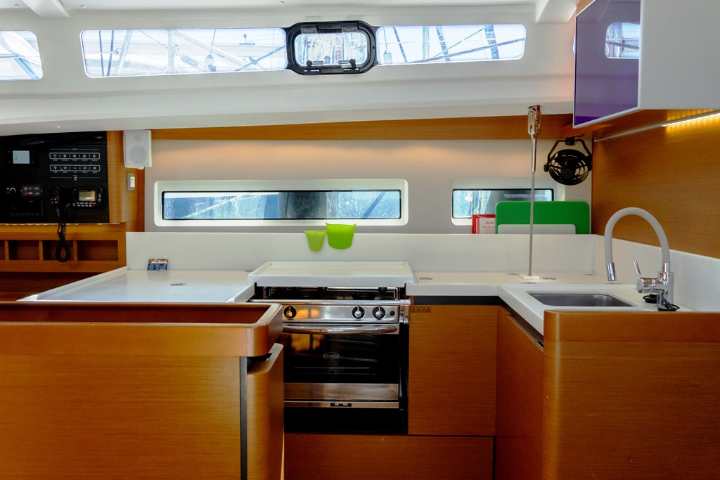 Sun Odyssey 440 - 4 cab. — photo 7