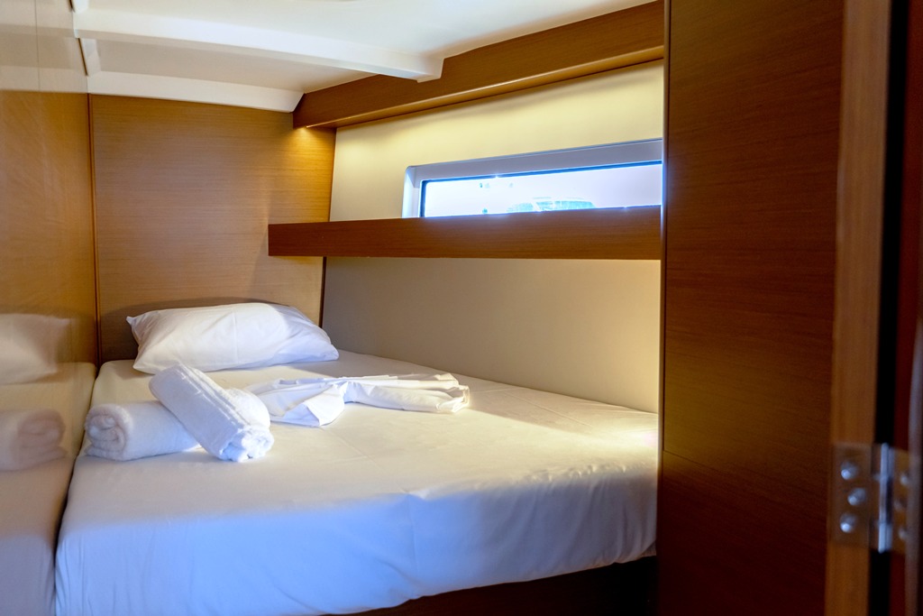 Sun Odyssey 440 - 4 cab. — photo 10