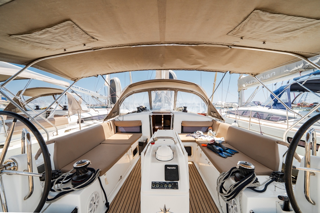 Sun Odyssey 440 - 4 cab. — photo 2