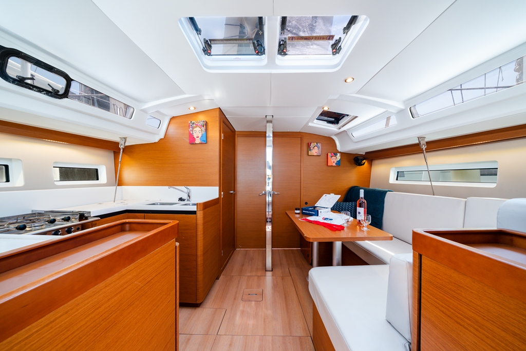 Sun Odyssey 440 - 4 cab. — photo 4