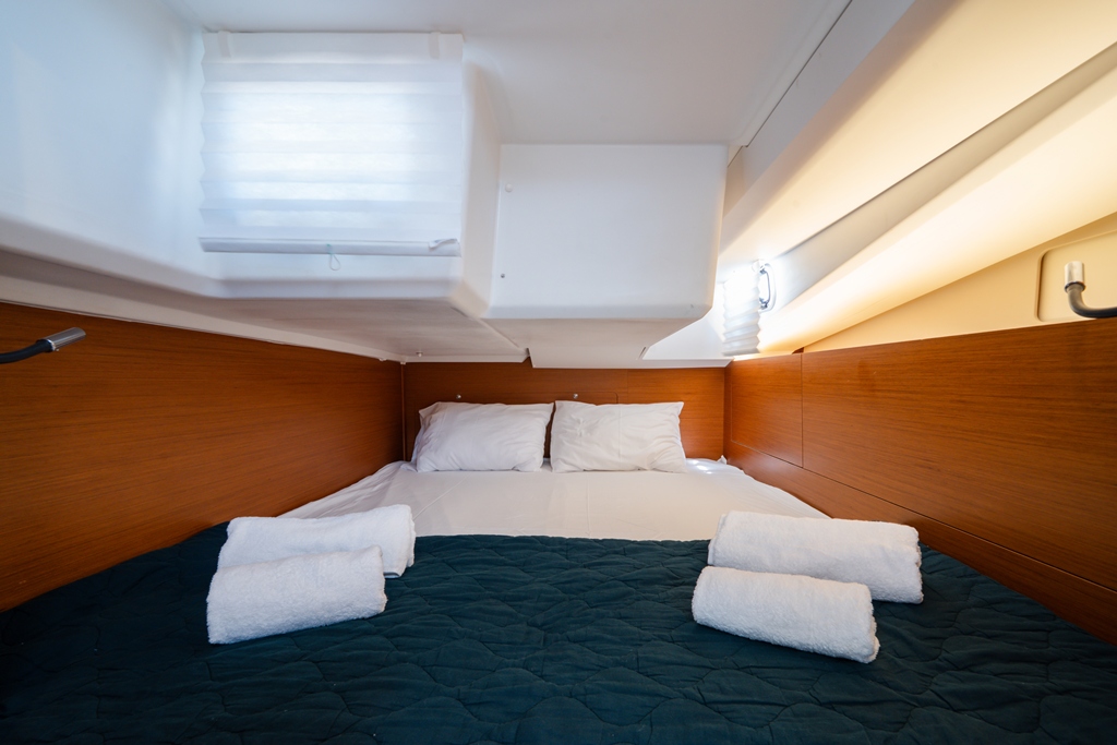 Sun Odyssey 440 - 4 cab. — photo 9