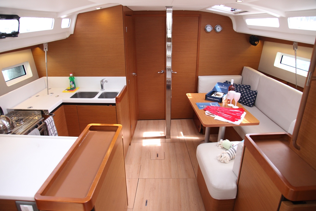 Sun Odyssey 440 - 4 cab. — photo 5