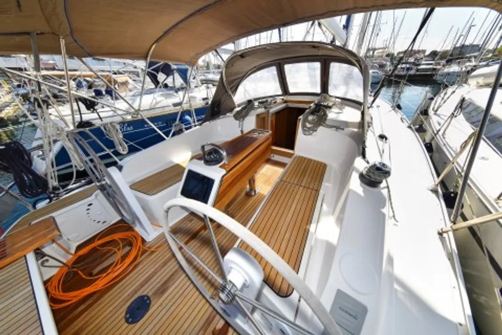Bavaria Cruiser 37 - 3 cab. — photo 4