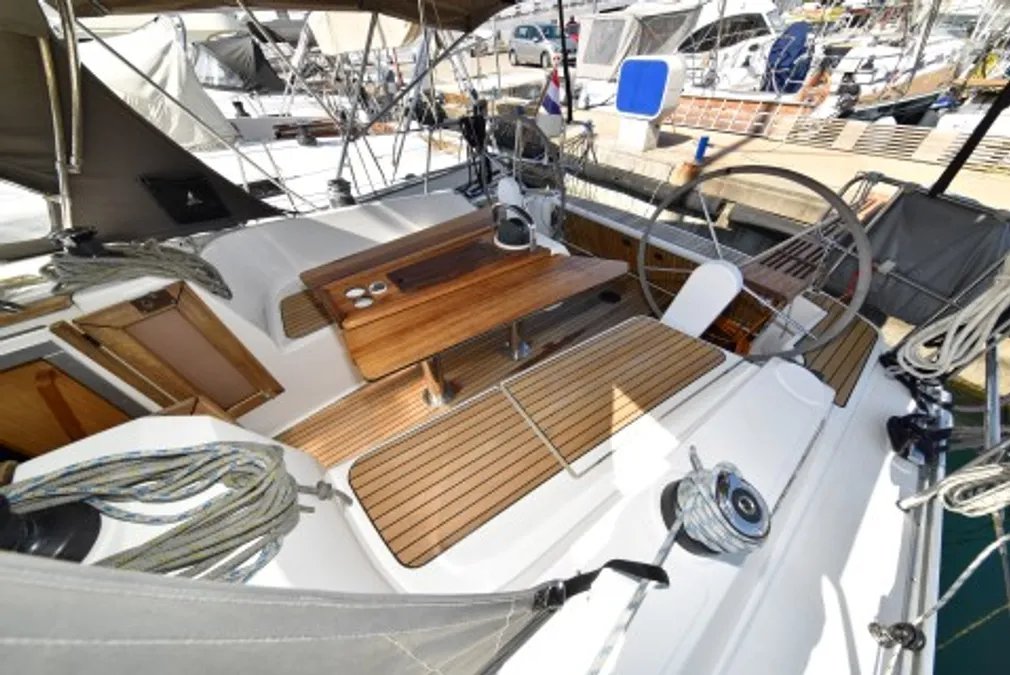 Bavaria Cruiser 37 - 3 cab. — photo 5