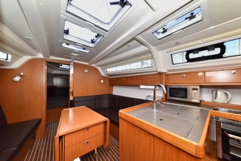 Bavaria Cruiser 37 - 3 cab. — photo 11