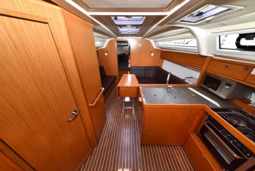 Bavaria Cruiser 37 - 3 cab. — photo 13