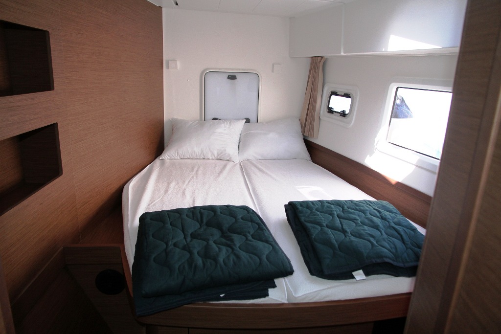 Lagoon 42 - 4 + 2 cab. — photo 13