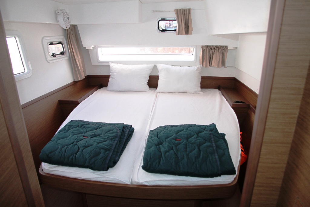 Lagoon 42 - 4 + 2 cab. — photo 14