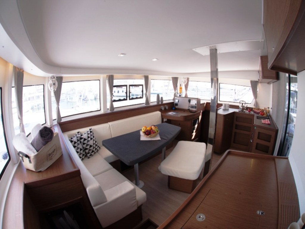 Lagoon 42 - 4 + 1 cab. — photo 8