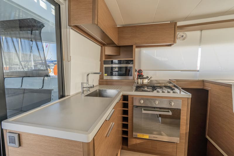 Lagoon 50 - 6 + 1 cab. — photo 12