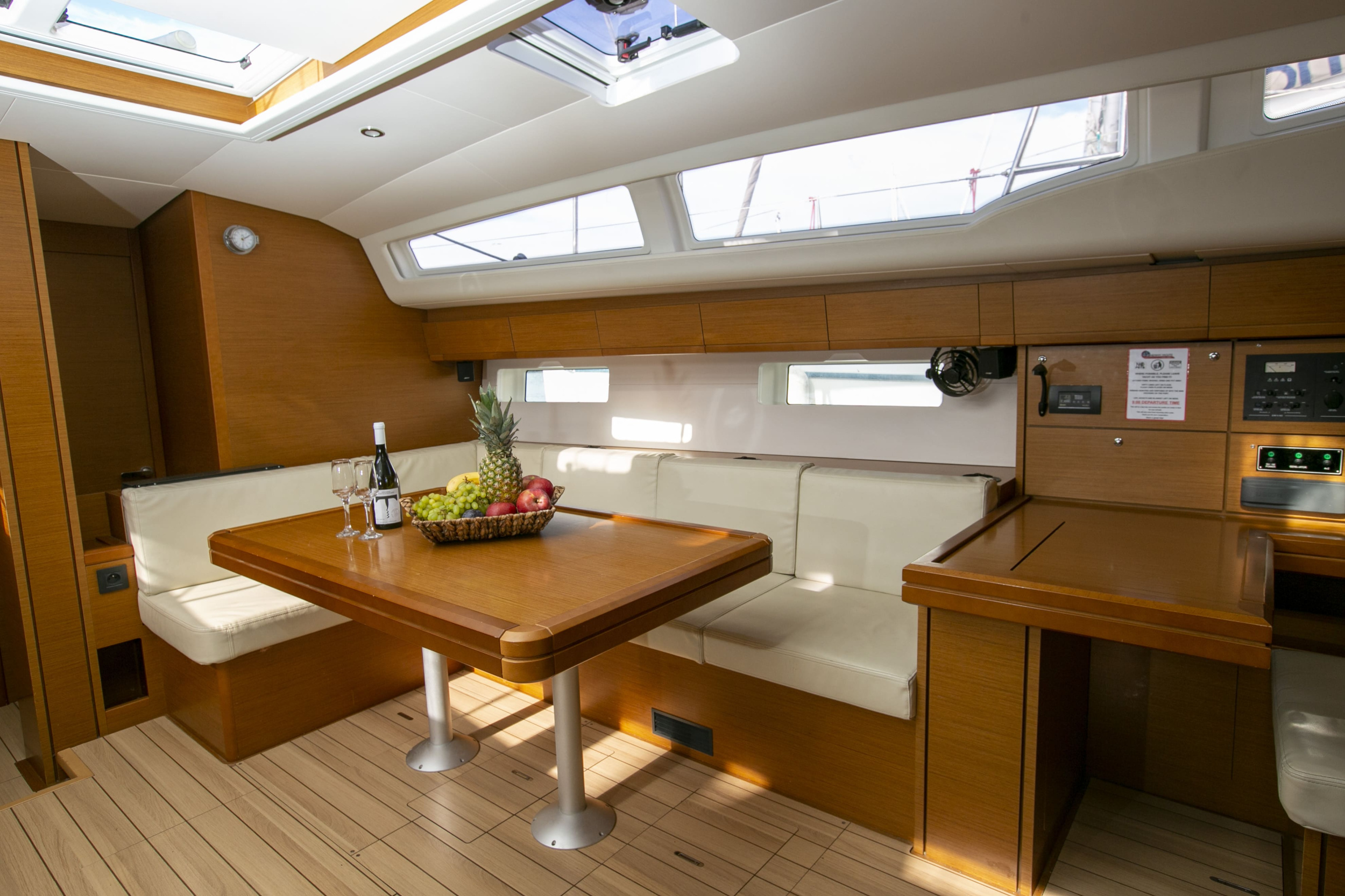 Jeanneau 54 - 5 + 1 cab. — photo 8