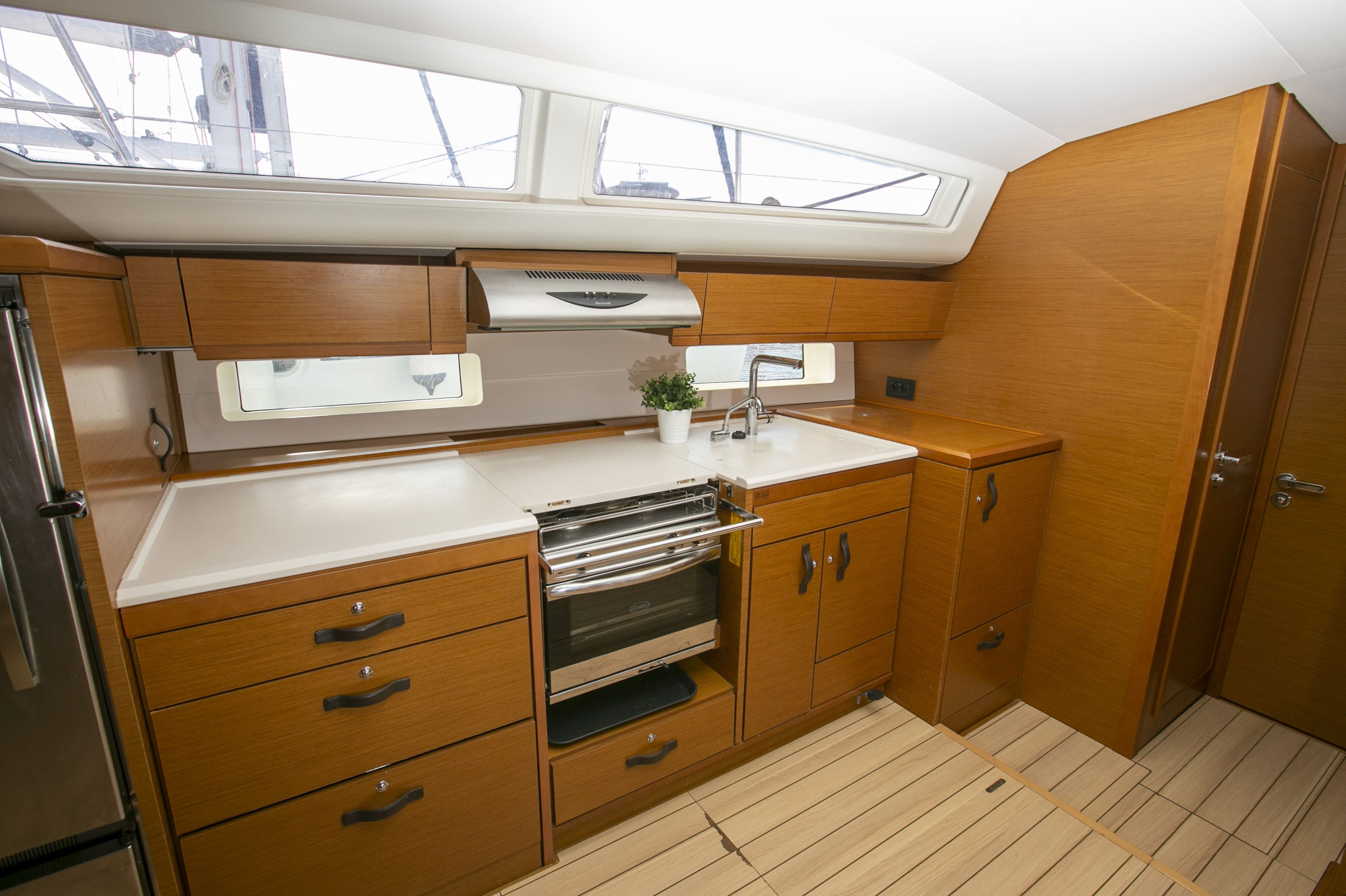 Jeanneau 54 - 5 + 1 cab. — photo 9